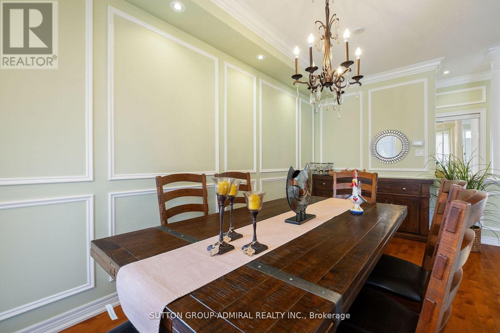 Photo 11 of 11 Thistle Avenue, Richmond Hill ON