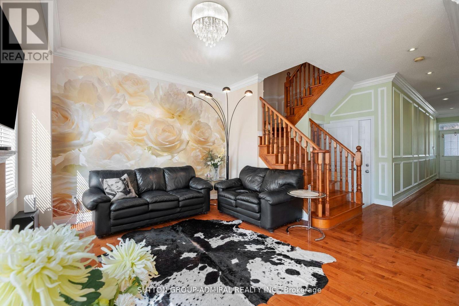 Photo 16 of 11 Thistle Avenue, Richmond Hill ON