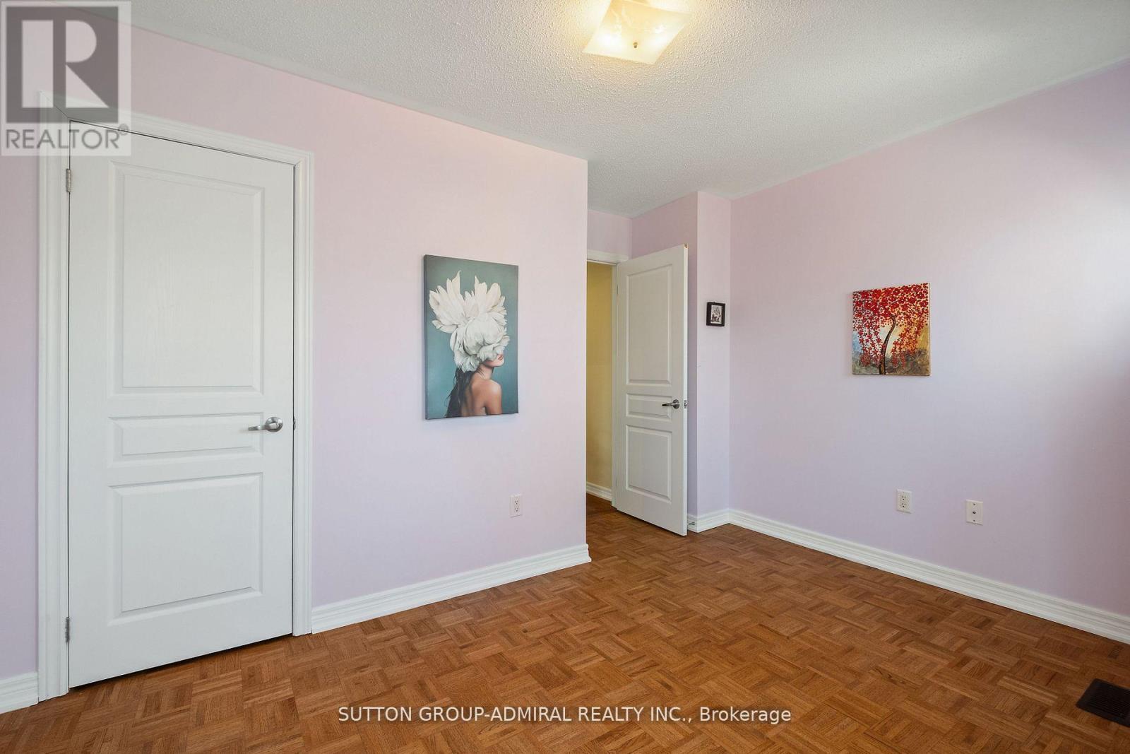 Photo 26 of 11 Thistle Avenue, Richmond Hill ON