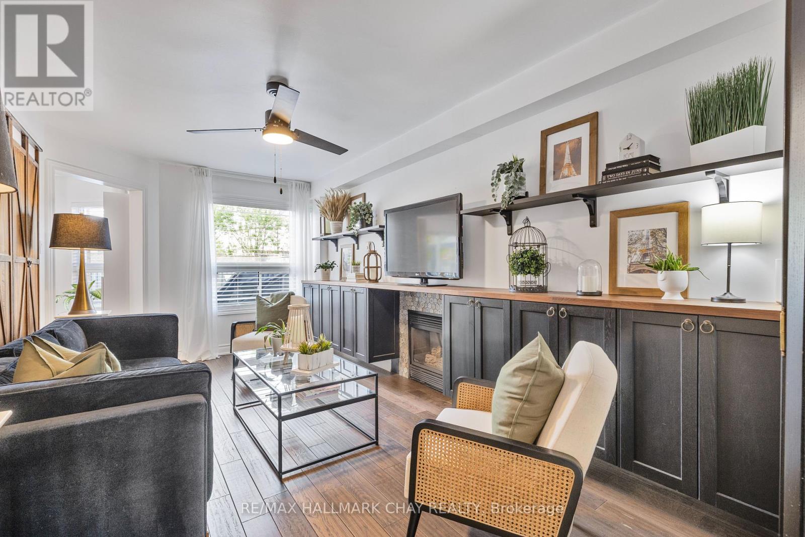 Single Family House for Sale in  CUNDLES ROAD W Barrie (Northwest) 