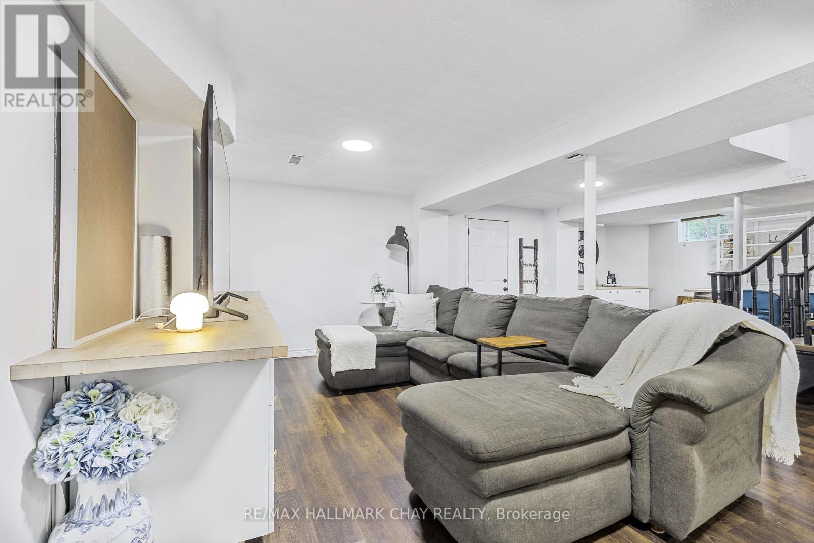 Single Family House for Sale in  CUNDLES ROAD W Barrie (Northwest) 