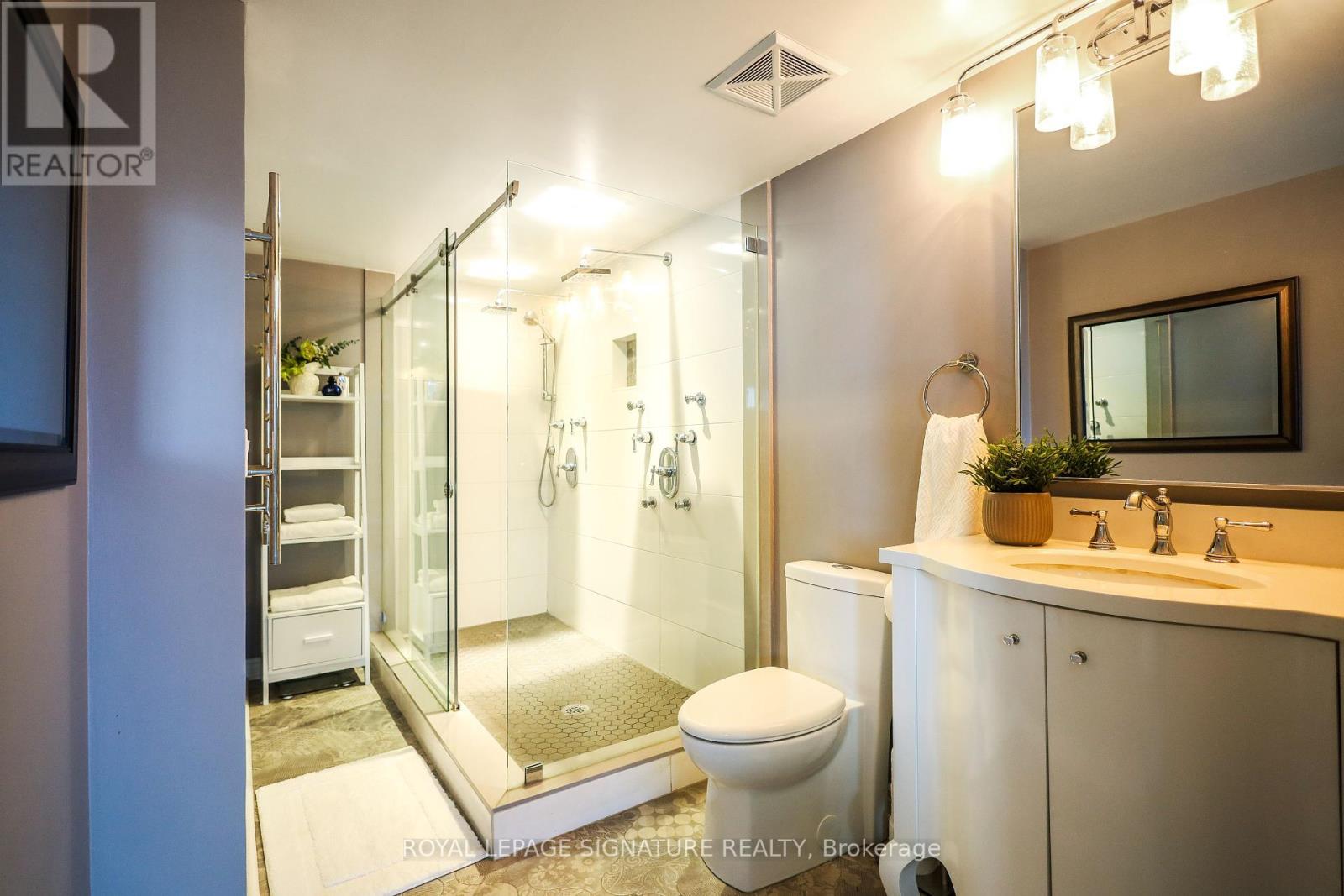 Photo 34 of 2304 155 Legion Road N, Toronto ON