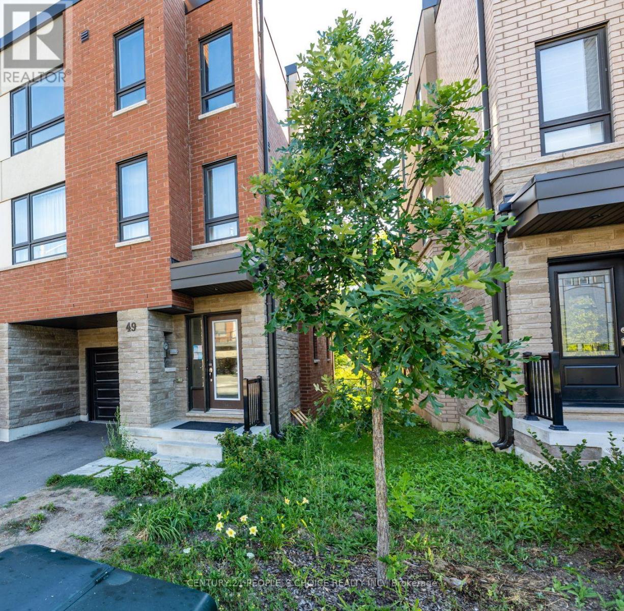 Photo 3 of 49 Woodstream Drive, Toronto ON