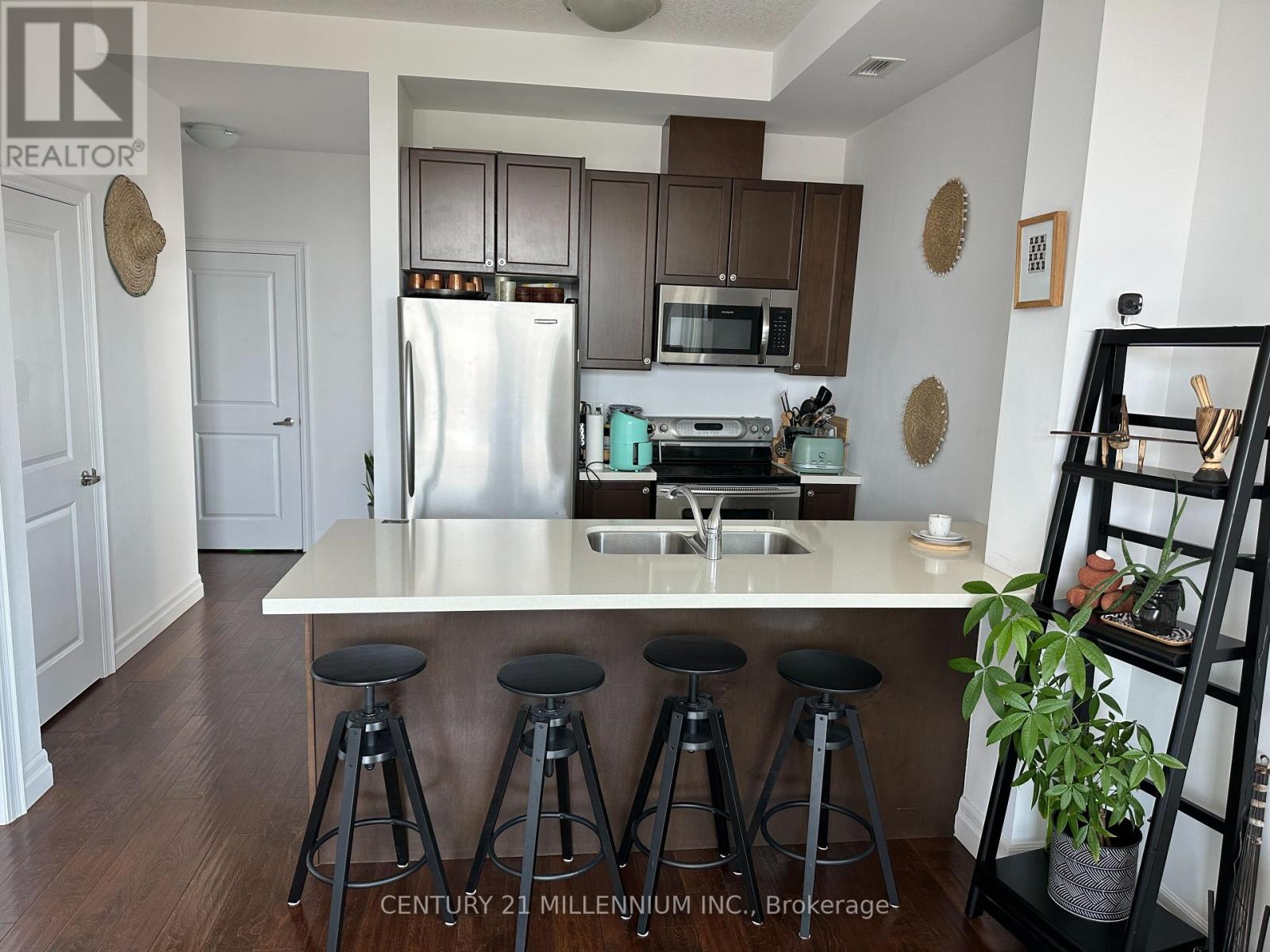 Photo 8 of 620 101 Shoreview Place, Hamilton ON
