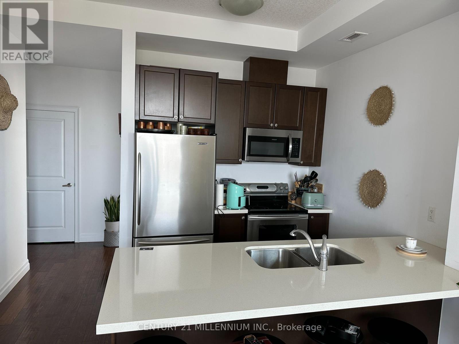 Photo 9 of 620 101 Shoreview Place, Hamilton ON