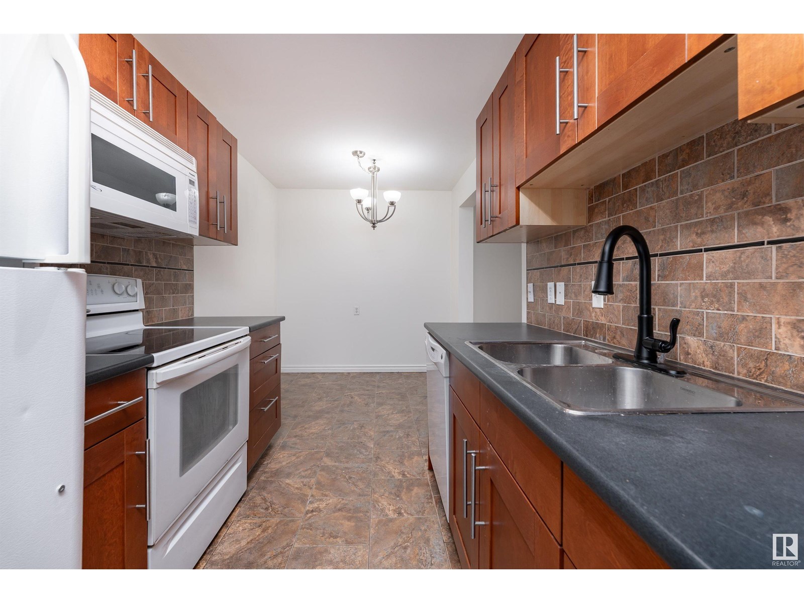 Photo 19 of 1 F Callingwood Co Nw, Edmonton AB