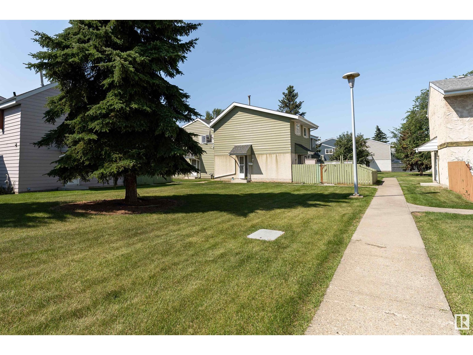 Photo 29 of 1 F Callingwood Co Nw, Edmonton AB