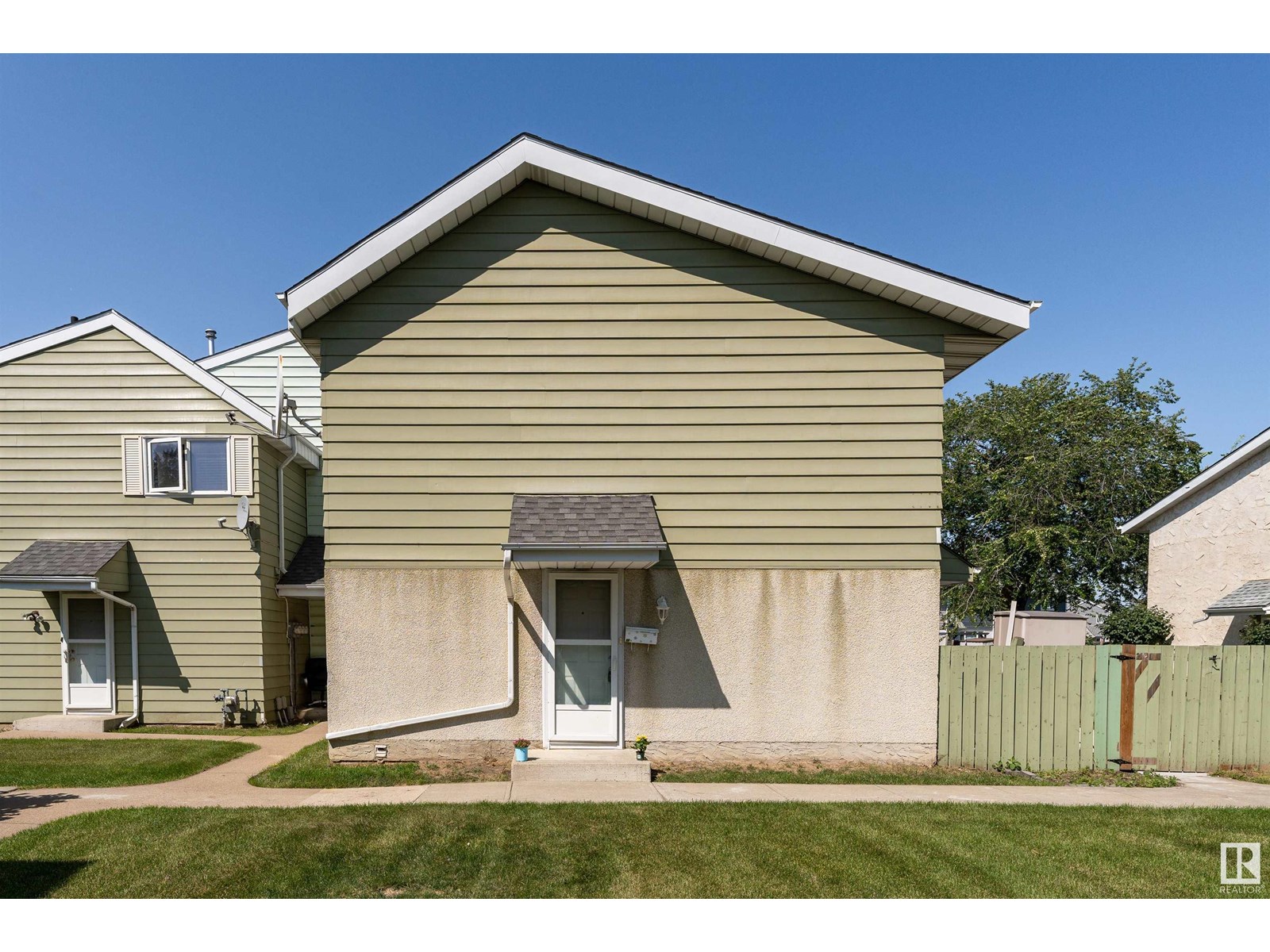Photo 20 of 1 F Callingwood Co Nw, Edmonton AB