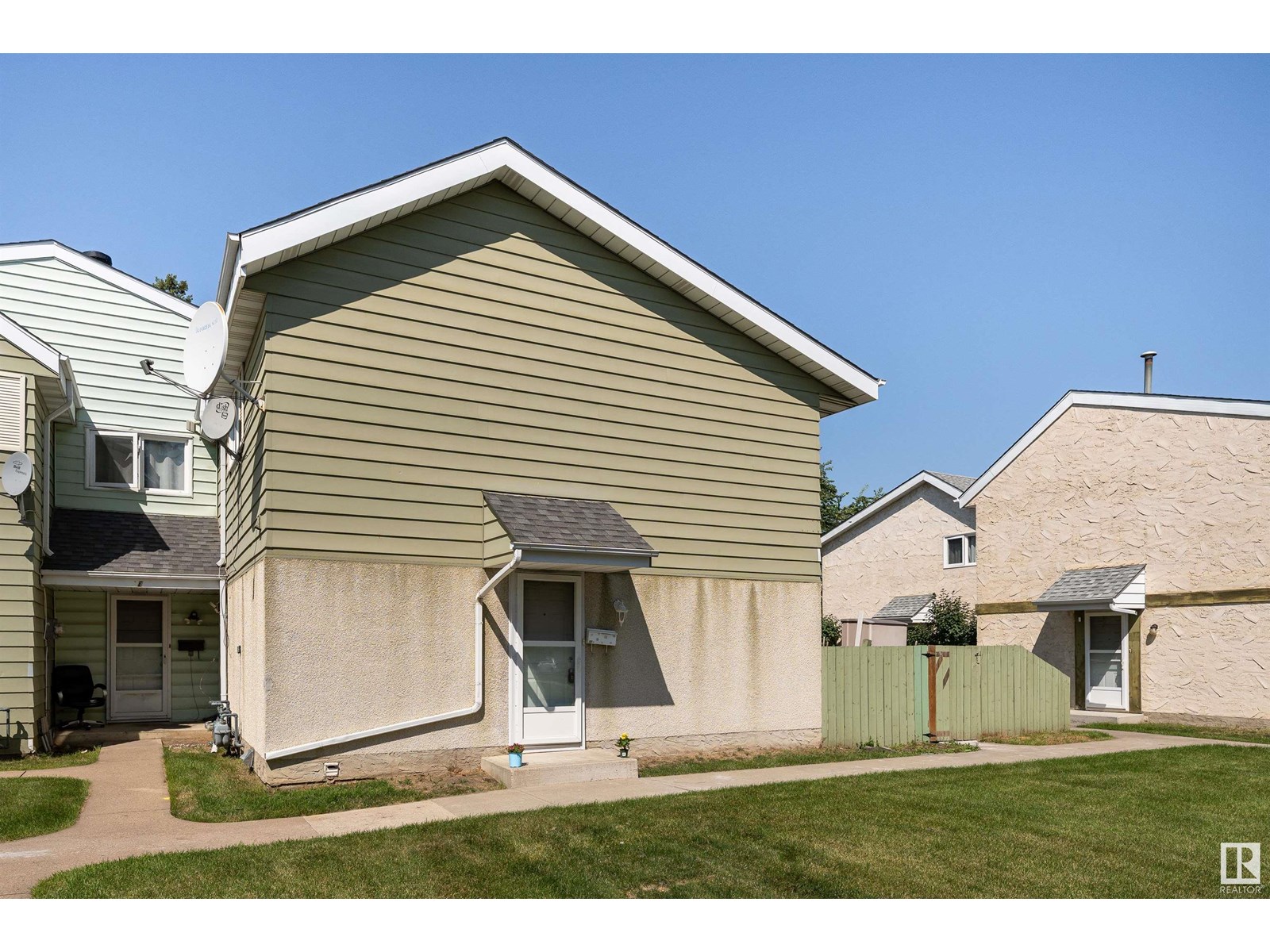 Photo 13 of 1 F Callingwood Co Nw, Edmonton AB