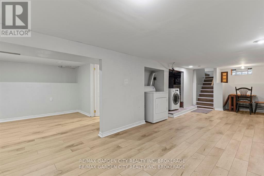 Photo 23 of 19 Oakwood Avenue, St Catharines ON