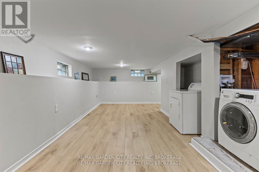 Photo 25 of 19 Oakwood Avenue, St Catharines ON