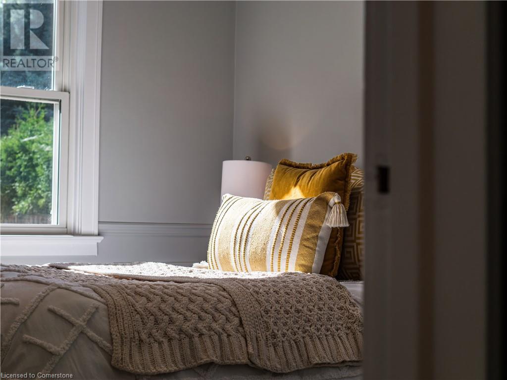 Photo 18 of 1036 Cedarwood Place, Burlington ON