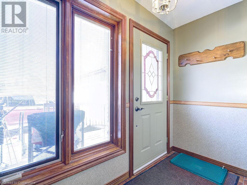 Photo 11 of 11331 Amos Drive, Milton ON