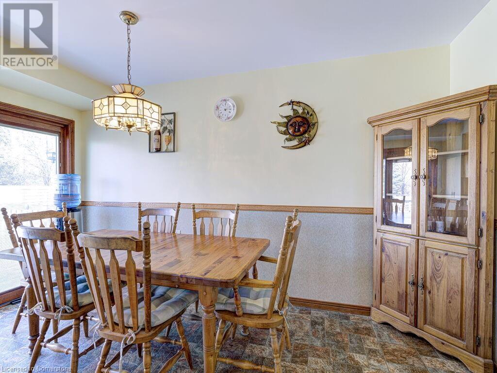 Photo 16 of 11331 Amos Drive, Milton ON