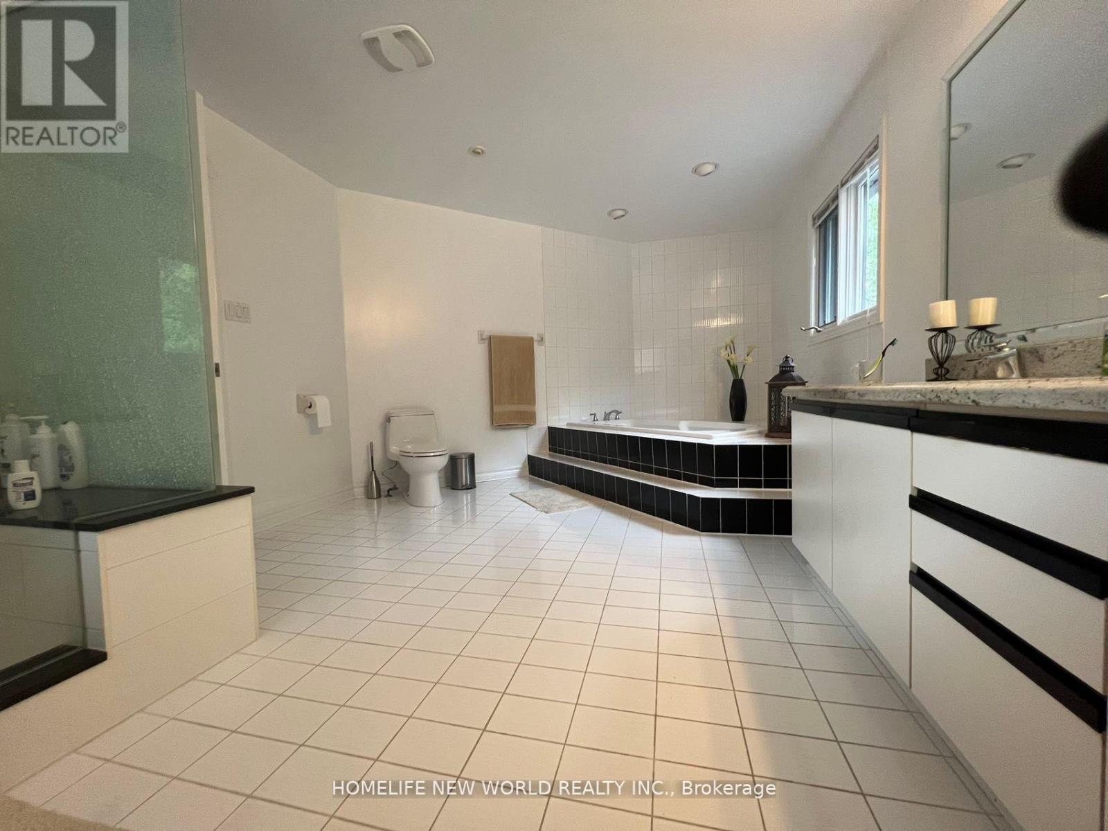 Photo 29 of 494 Palmer Avenue, Richmond Hill ON