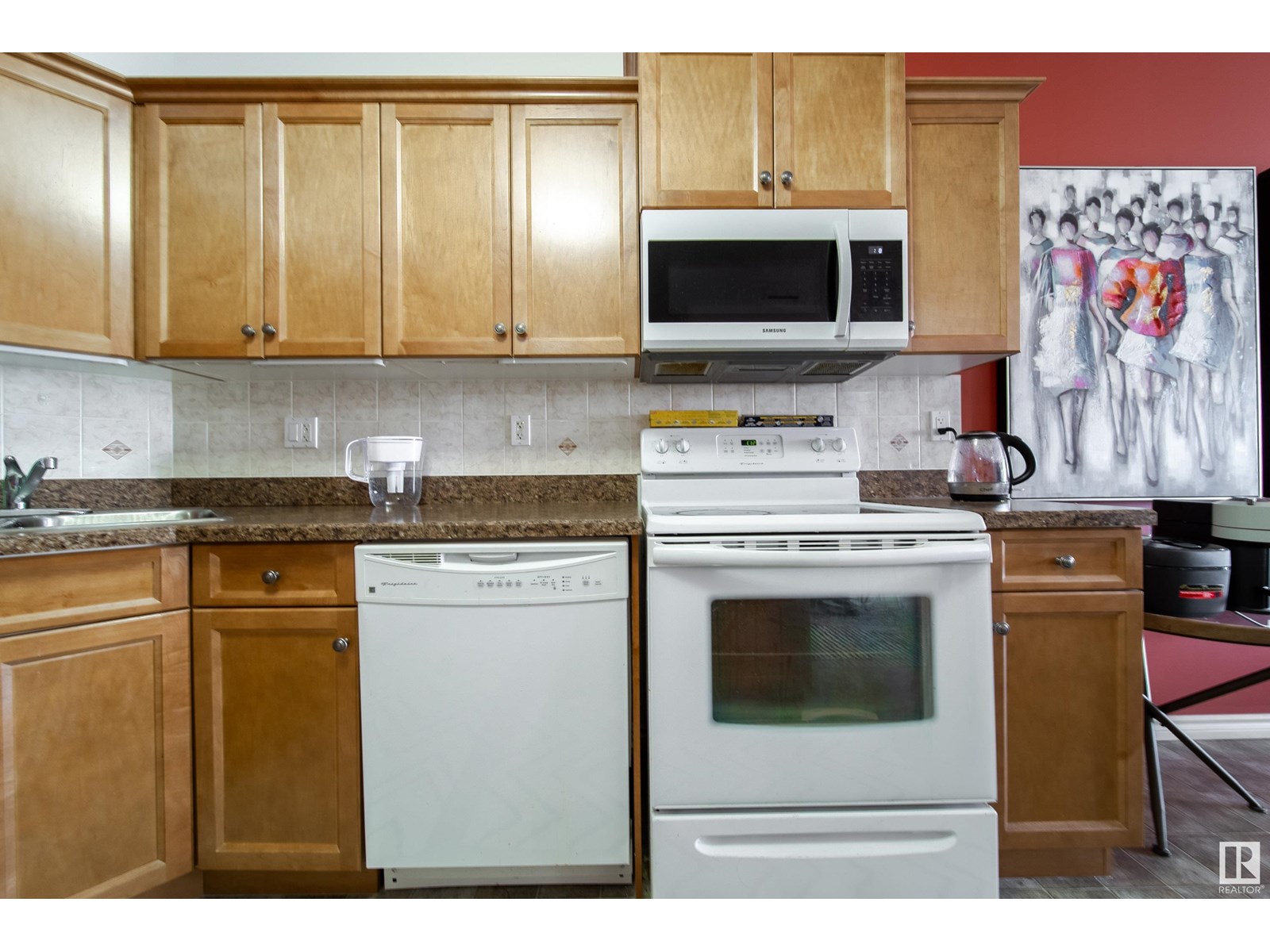 Photo 5 of 216 9820 165 St Nw, Edmonton AB
