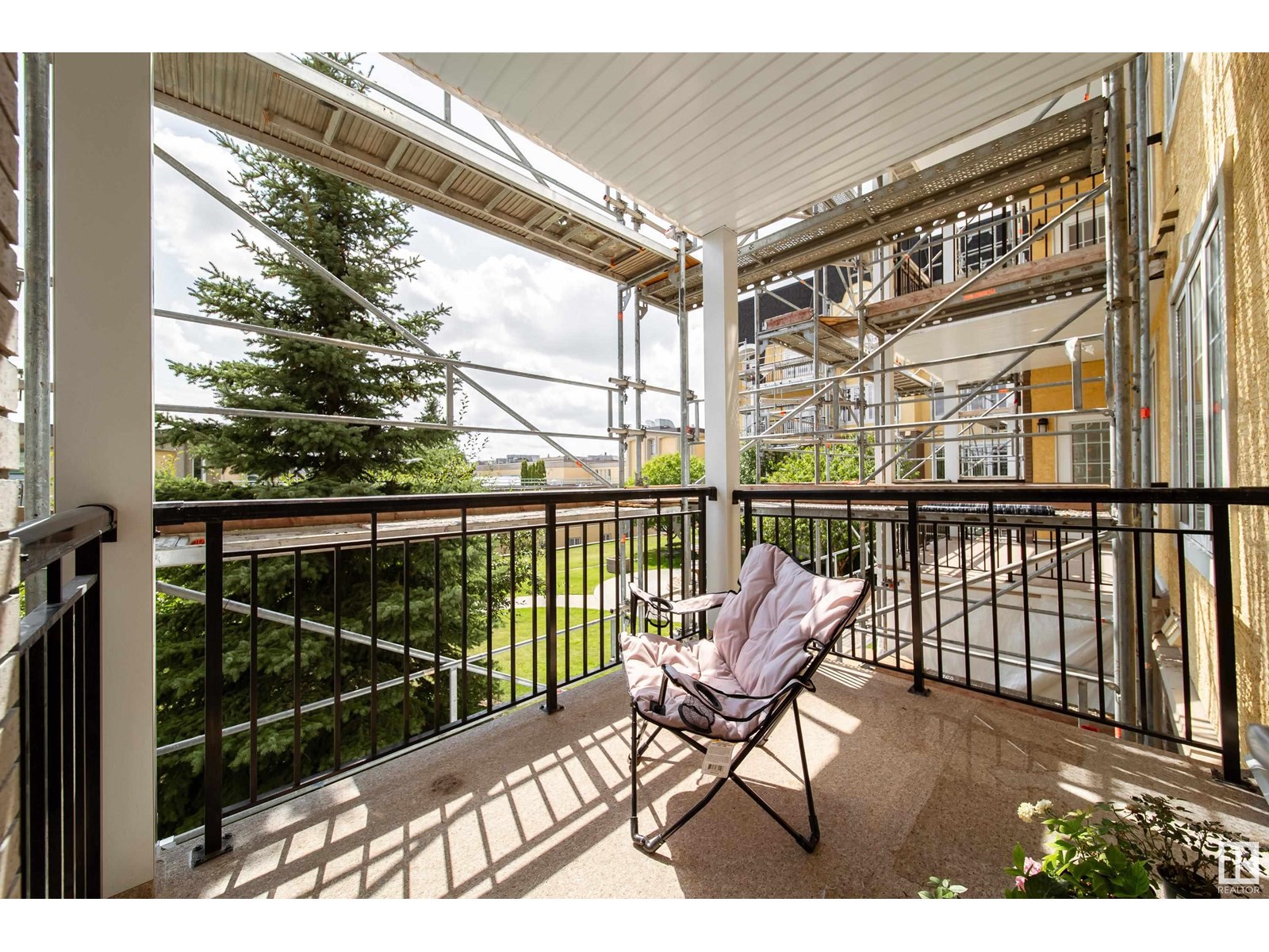 Photo 14 of 216 9820 165 St Nw, Edmonton AB