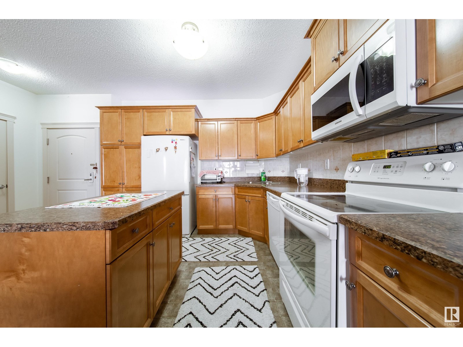 Photo 4 of 216 9820 165 St Nw, Edmonton AB