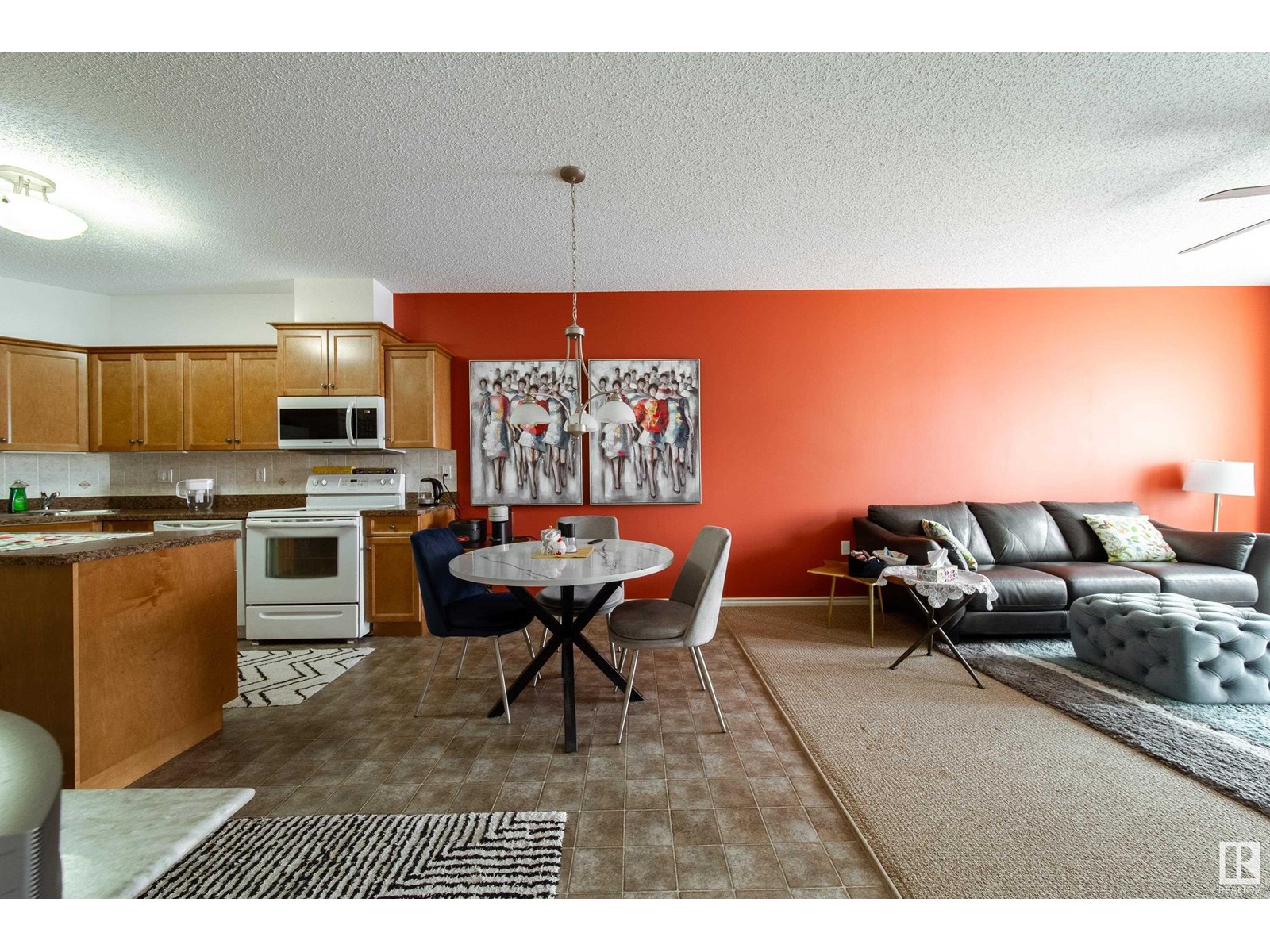Photo 9 of 216 9820 165 St Nw, Edmonton AB