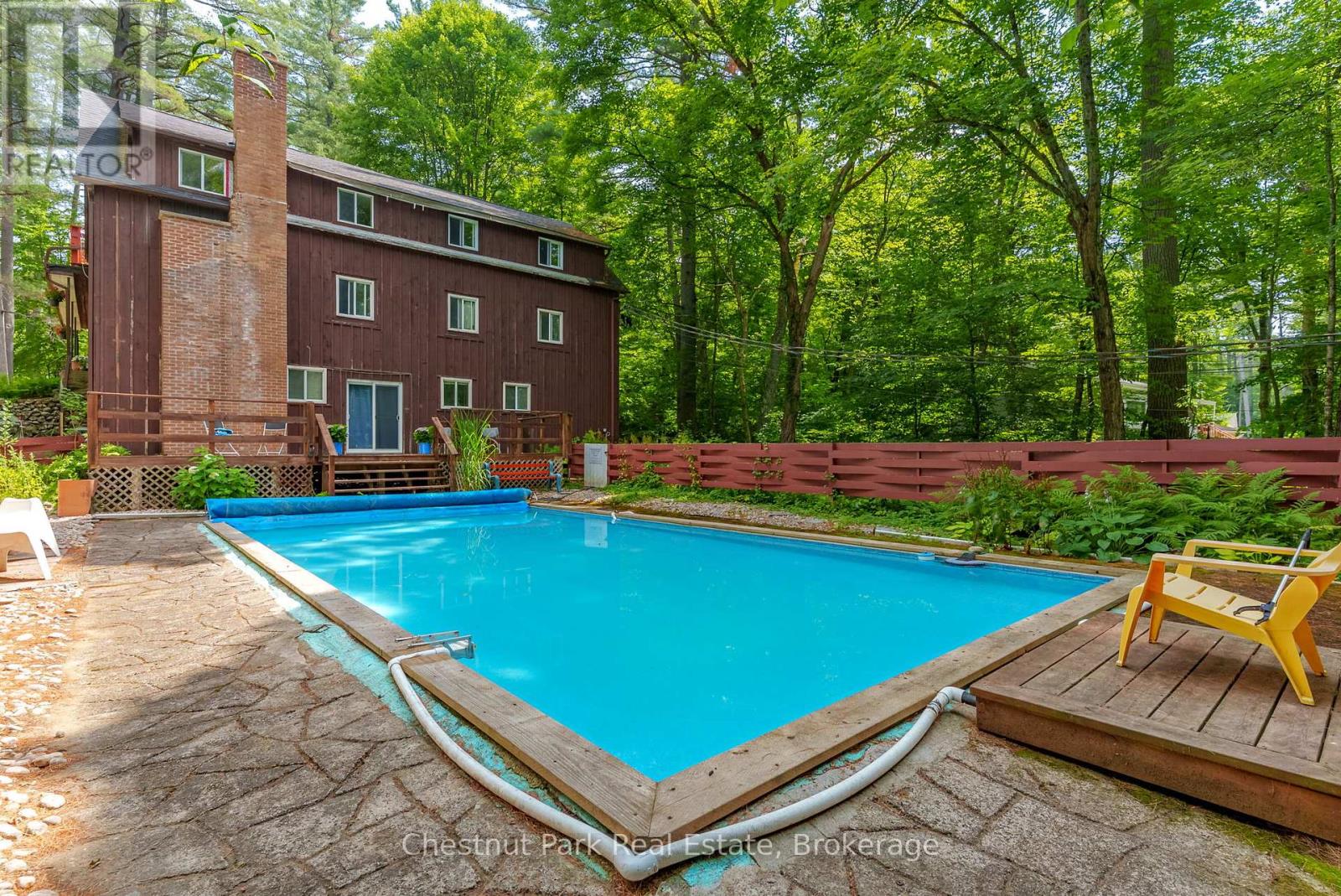 Photo 34 of 869 Muskoka Road 10, Huntsville ON
