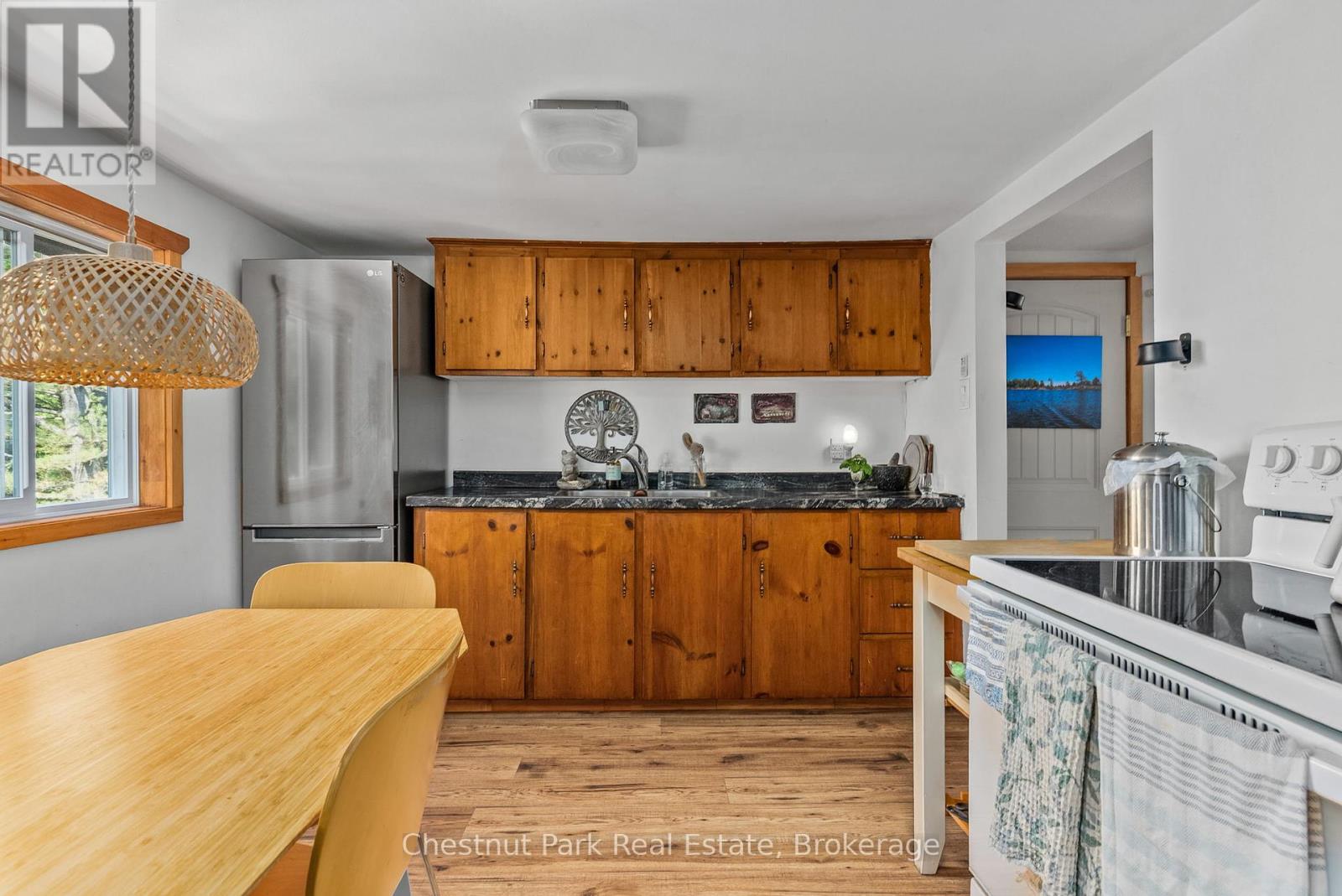 Photo 29 of 869 Muskoka Road 10, Huntsville ON