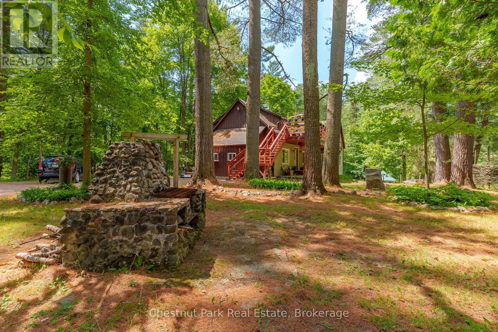 Photo 39 of 869 Muskoka Road 10, Huntsville ON