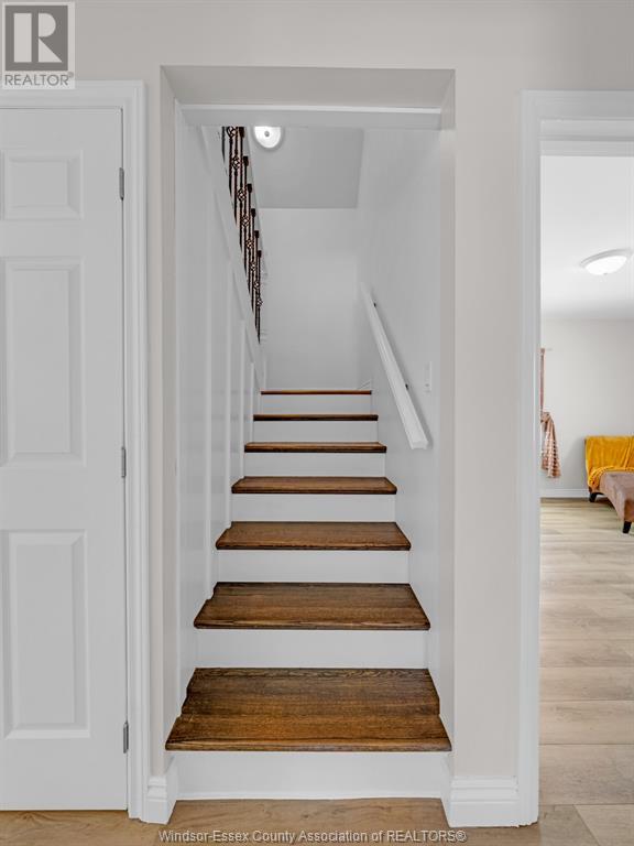 Photo 8 of 1131 Fairview Boulevard, Windsor ON