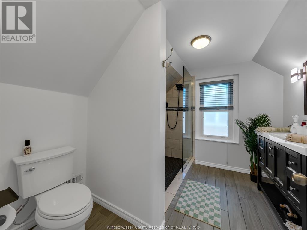 Photo 16 of 1131 Fairview Boulevard, Windsor ON