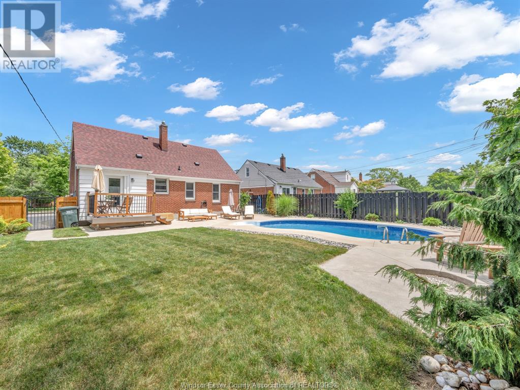 Photo 19 of 1131 Fairview Boulevard, Windsor ON