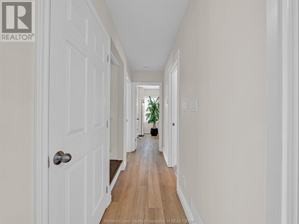 Photo 6 of 1131 Fairview Boulevard, Windsor ON