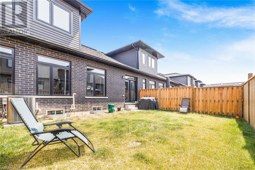Photo 20 of 30 Bensley Lane, Hamilton ON