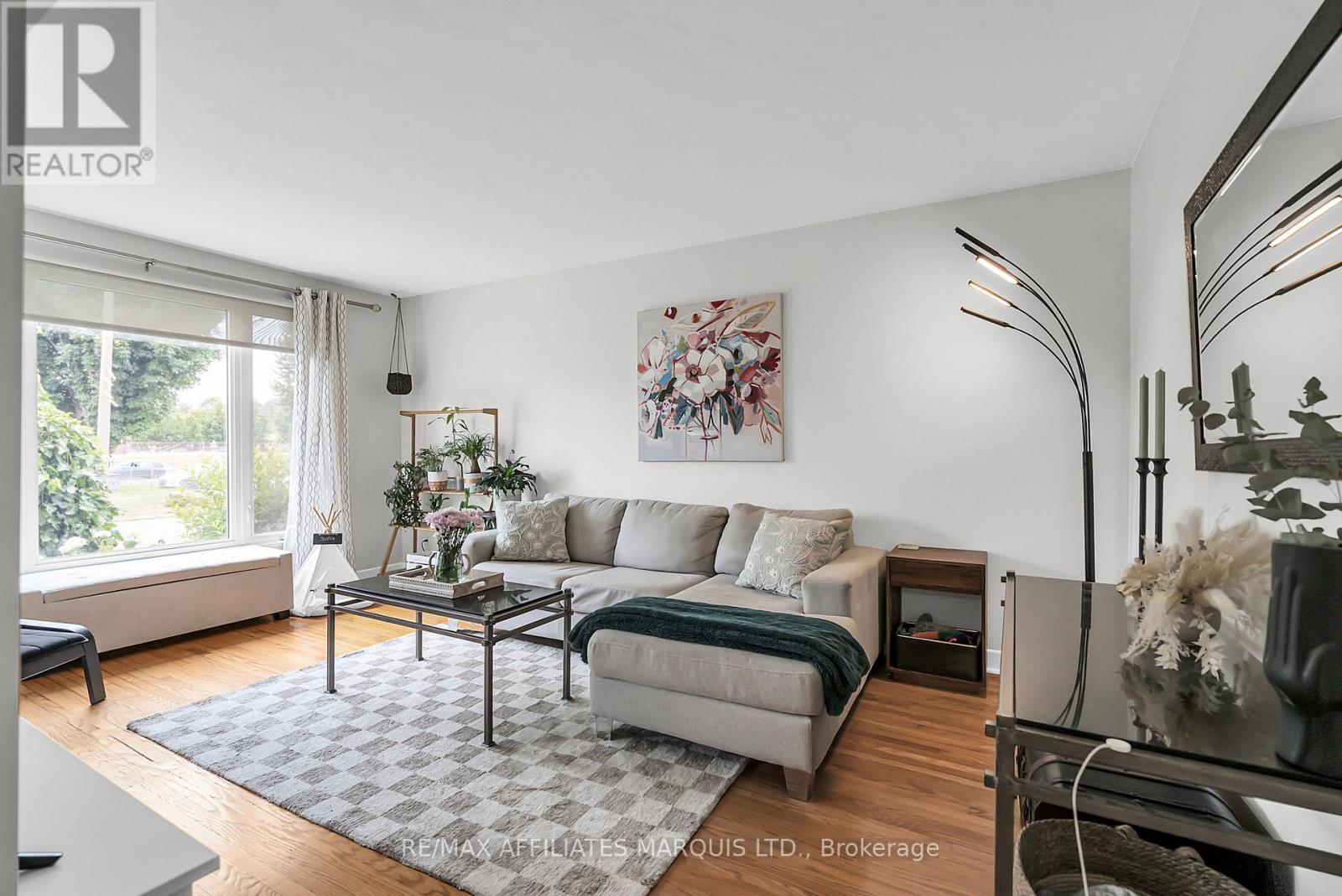 Photo 6 of 634 Fraser Avenue, Cornwall ON