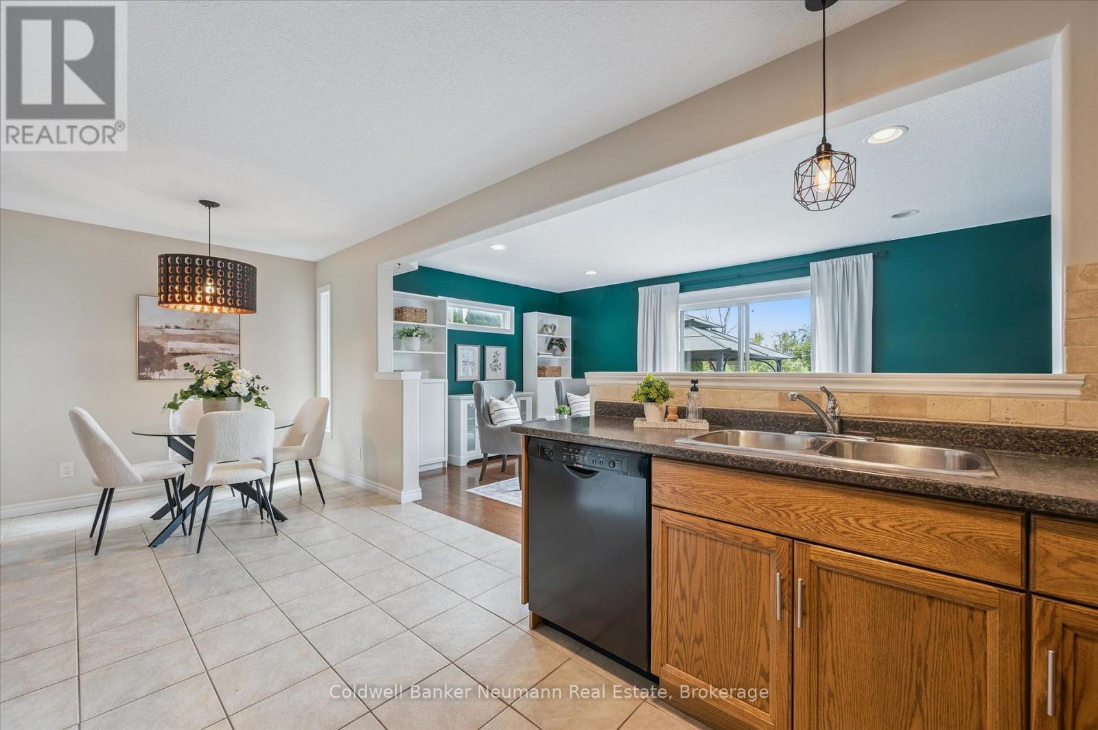 Photo 12 of 320 Severn Drive, Guelph ON