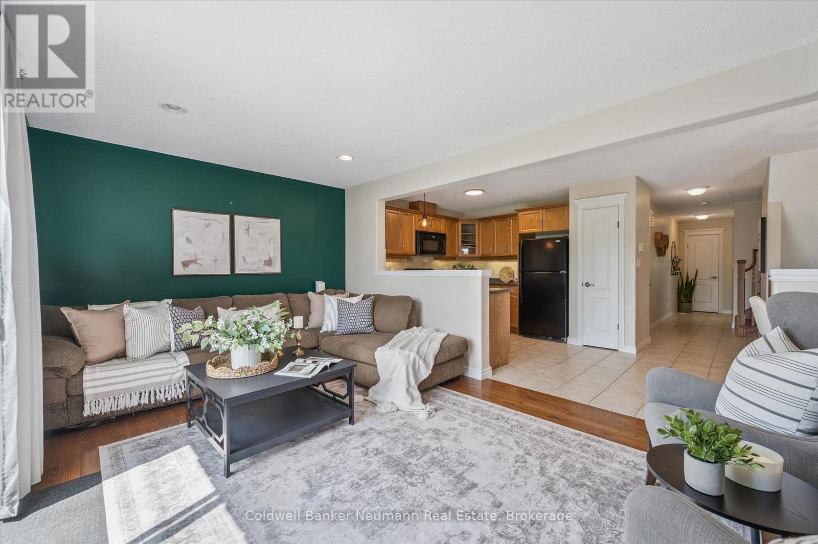 Photo 8 of 320 Severn Drive, Guelph ON