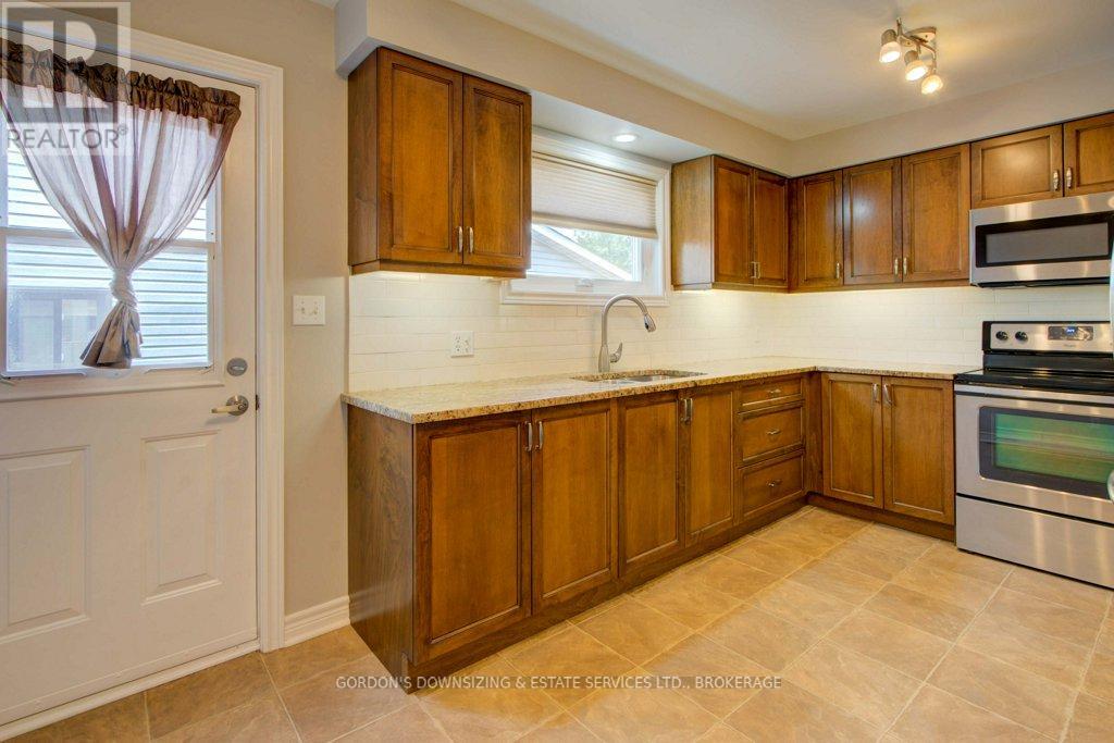 Photo 11 of 467 Grandtrunk Avenue, Kingston ON