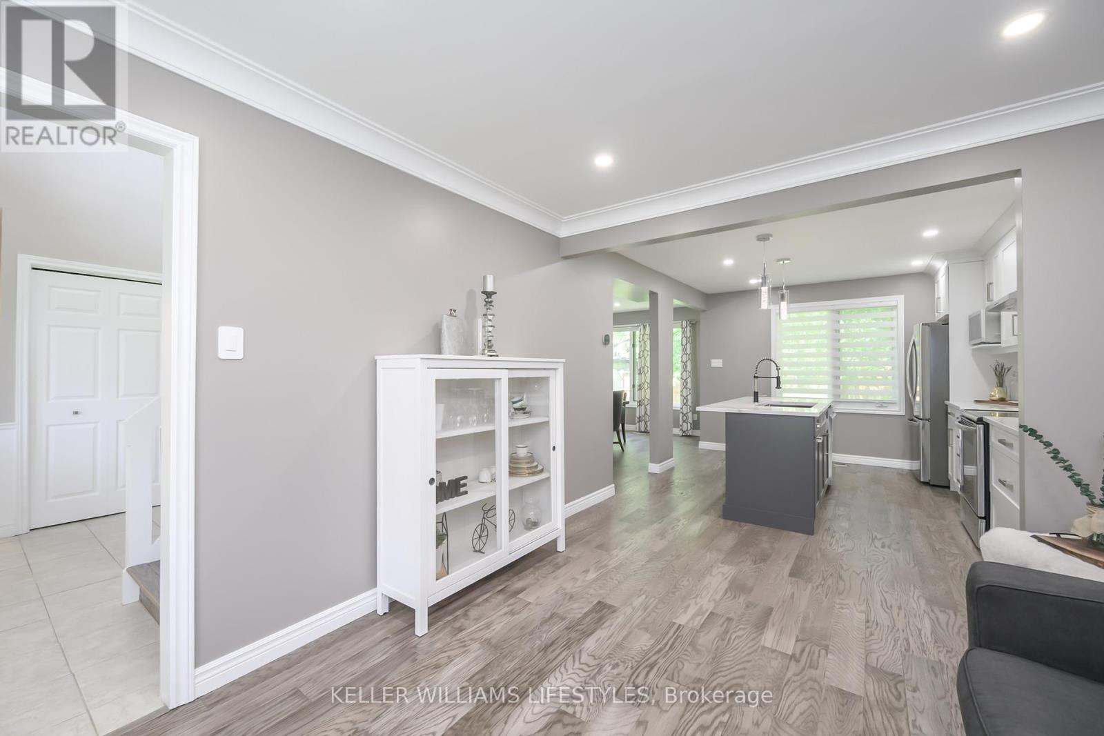 Photo 22 of 18 Thunderbird Crescent, London South ON