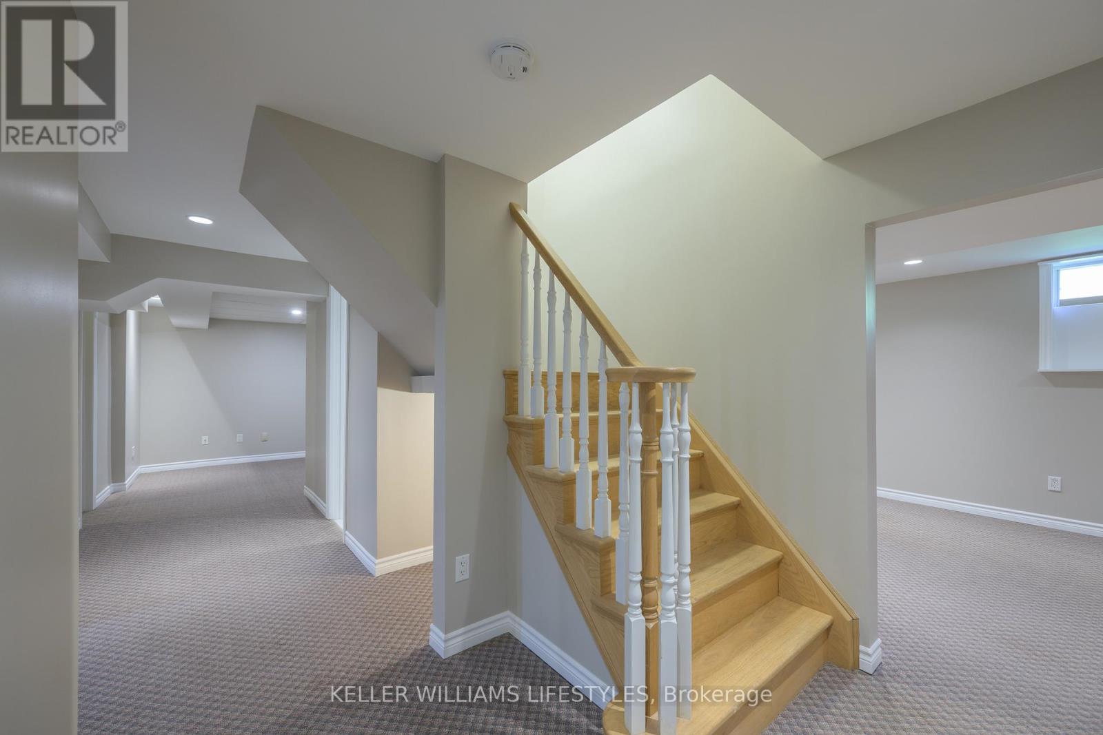 Photo 38 of 18 Thunderbird Crescent, London South ON