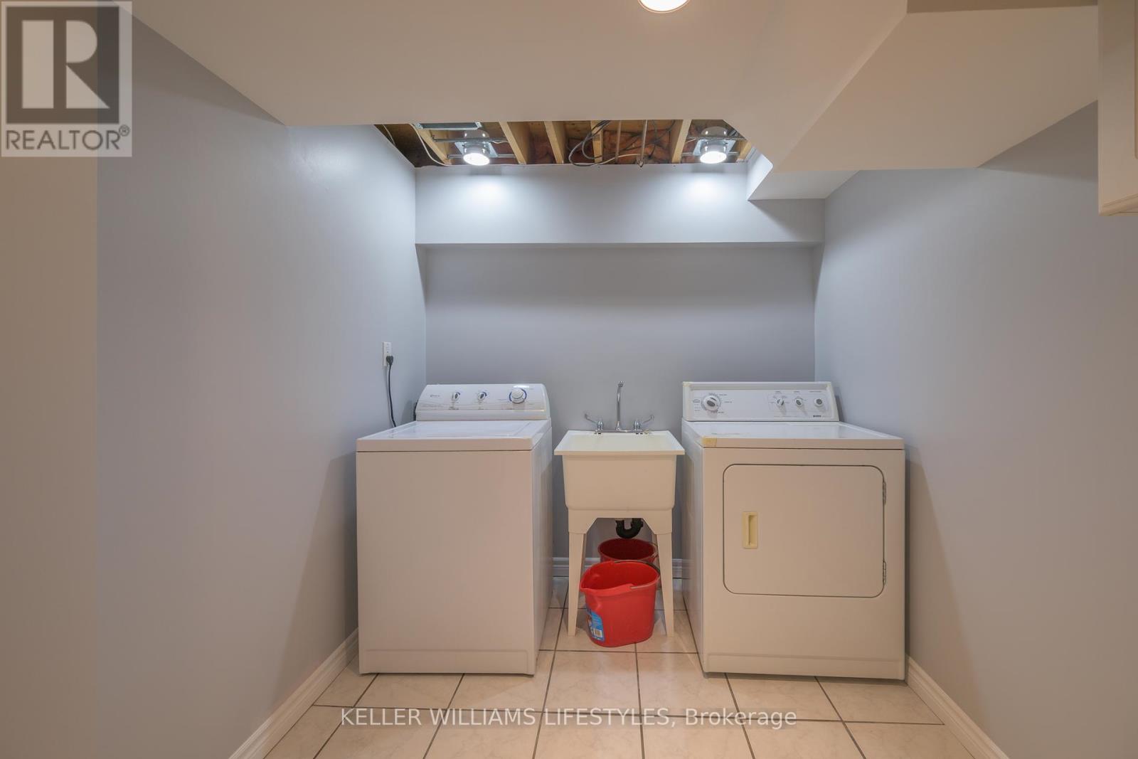 Photo 40 of 18 Thunderbird Crescent, London South ON