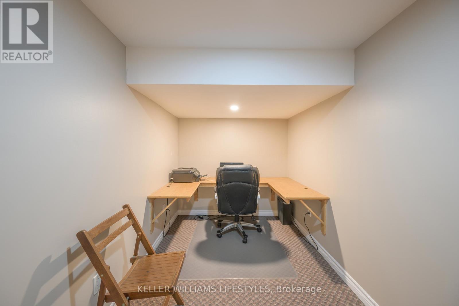 Photo 41 of 18 Thunderbird Crescent, London South ON