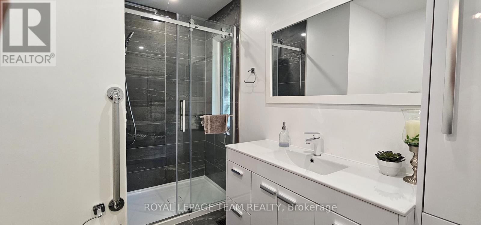 Photo 30 of 8 Swans Way S, Ottawa ON