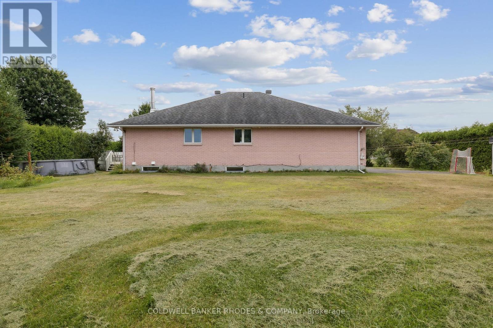 Photo 27 of 17 Telegraph Crescent, Alfred And Plantagenet ON