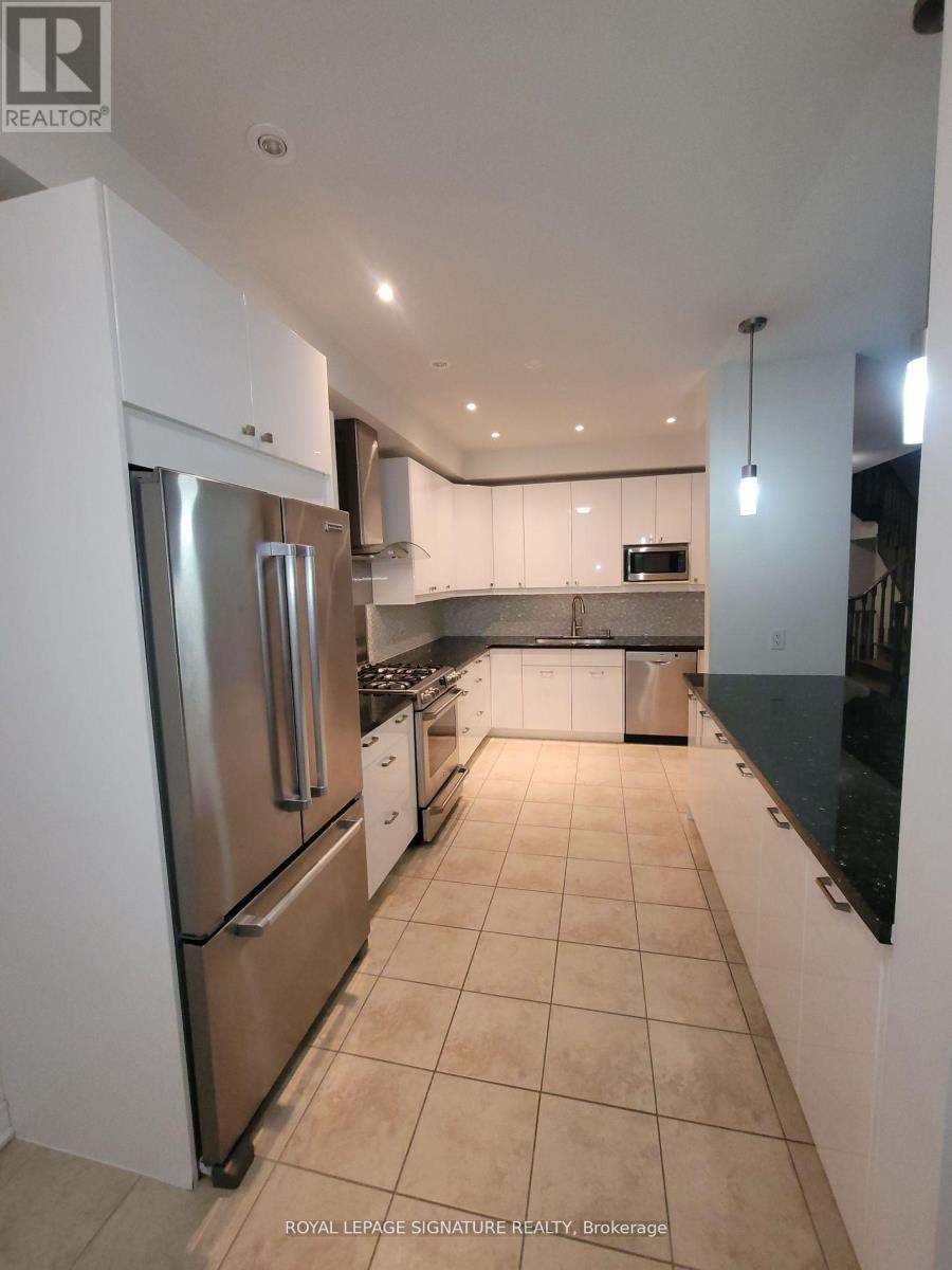 Photo 5 of 31 1633 Northmount Avenue W, Mississauga ON