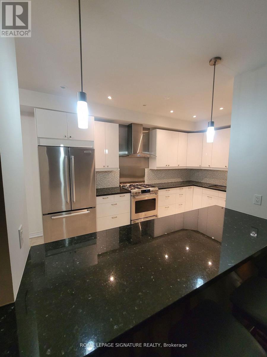 Photo 16 of 31 1633 Northmount Avenue W, Mississauga ON