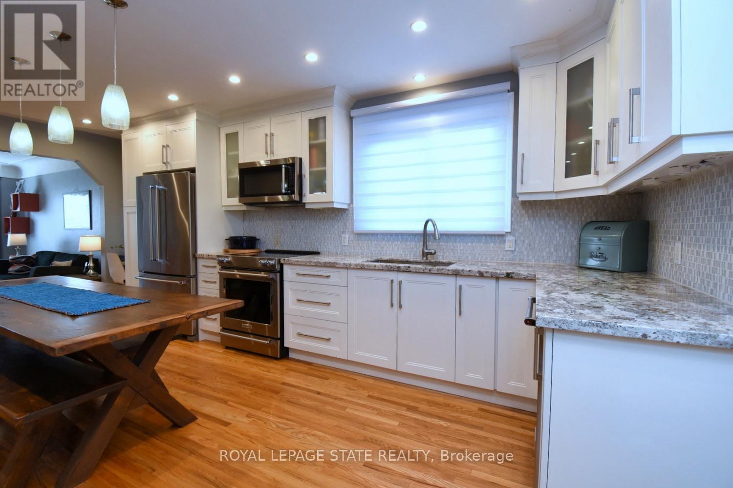 Photo 12 of 152 Glencairn Avenue, Hamilton ON