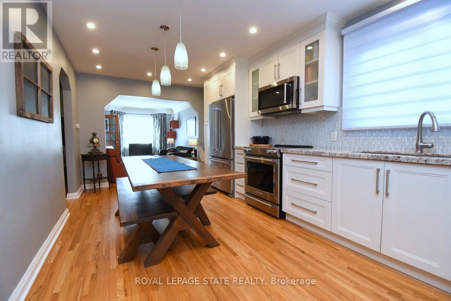 Photo 21 of 152 Glencairn Avenue, Hamilton ON