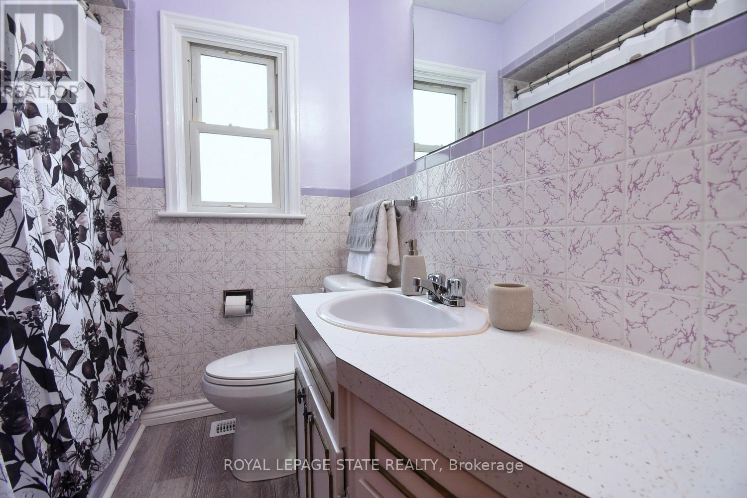 Photo 5 of 152 Glencairn Avenue, Hamilton ON