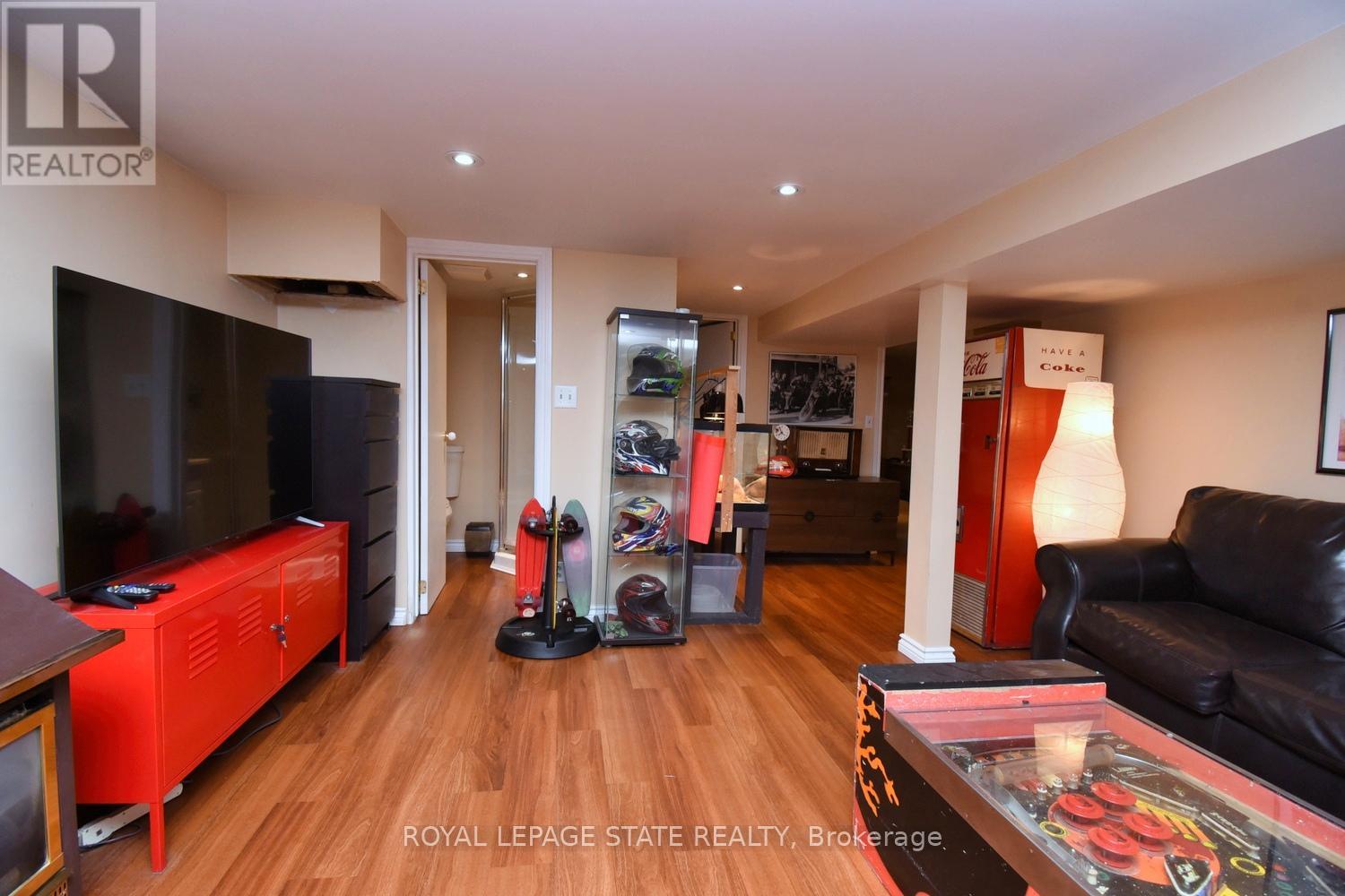 Photo 26 of 152 Glencairn Avenue, Hamilton ON