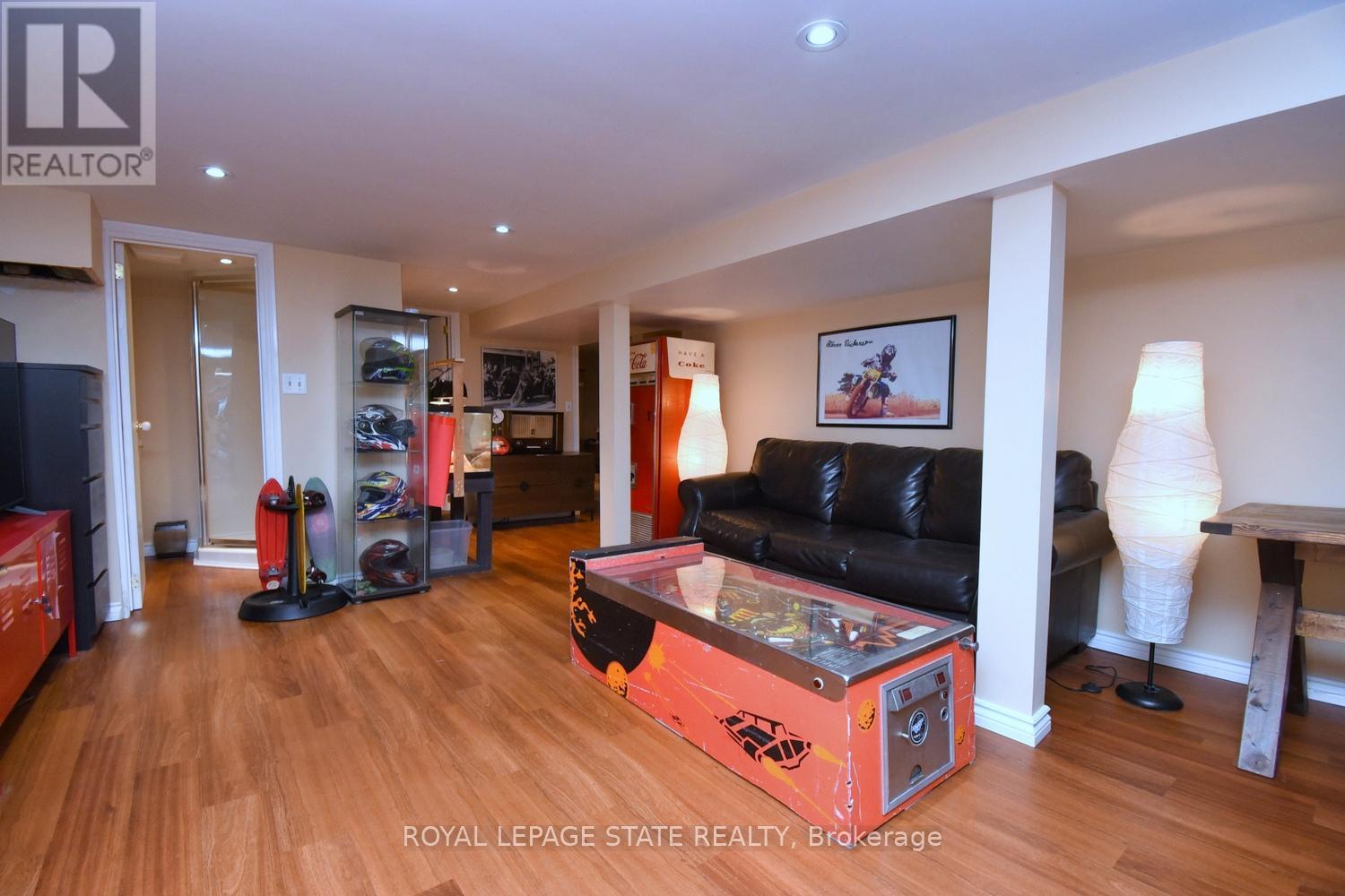 Photo 8 of 152 Glencairn Avenue, Hamilton ON