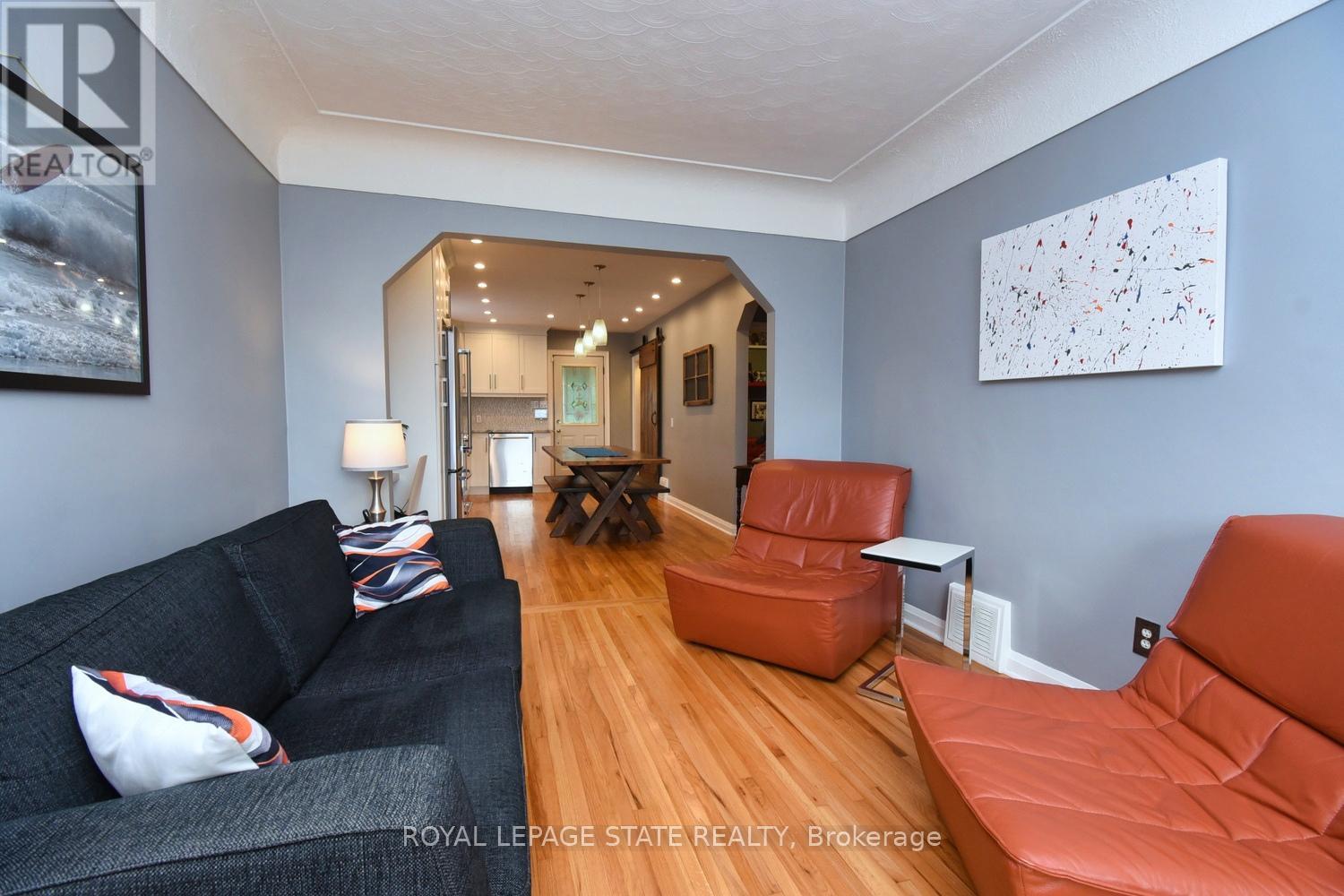Photo 32 of 152 Glencairn Avenue, Hamilton ON