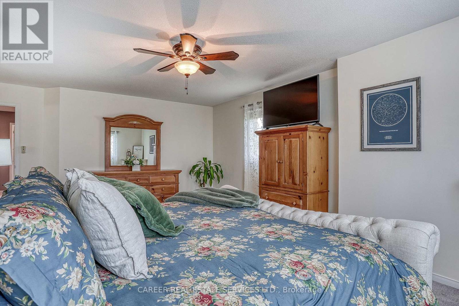 Photo 24 of 1091 Trail Valley Drive, Oshawa ON